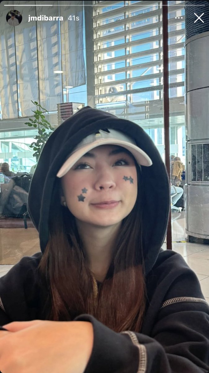 kristineforjmf's tweet photo. Mak: "Love, tingin ka dito, smile ka"

Ali turned to him &amp; puffing out her cheeks like a kid. She was so comfortable around him, being her goofy self &amp; he loved every bit of it.

In his heart, it was more than just a photo—it was her, just her &amp; he wouldn't trade it for anything. https://t.co/ltMx7L5n3D