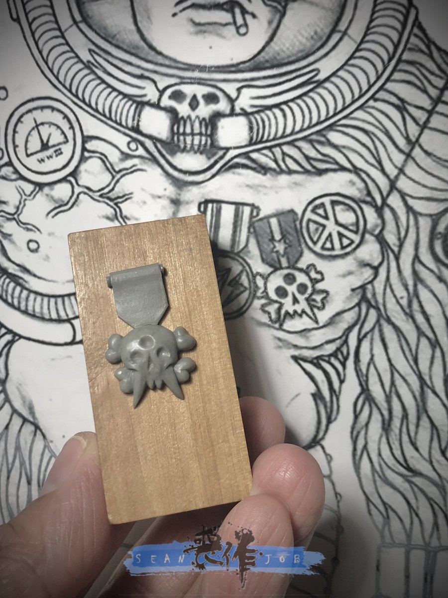 Seanjob_X's tweet photo. The making of heart pins with embossed designs.
#sotakutoys #brackmetal #brackmetaltoys #sofubi #softvinyltoy#sofvitokyo #ソフビ #arttoy #designertoy #vinyltoys #Sculpture #prototype #Artist #SeanJob #喪作 #原型師 #搪膠 https://t.co/84BEelc2Sf