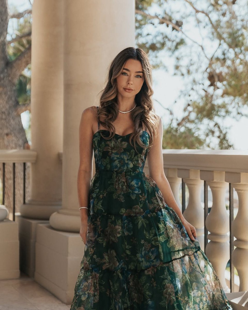 lulusdotcom's tweet image. dream dress on our dream girl @sierrafurtado 💫 take 20% off of dresses with code DRESSY now at: bit.ly/shop-wedding-g…

*terms and exclusions apply. see lulus.com for details

#lovelulus #lulusweddings #weddingguest #weddingguestdress #formaldress #springdress