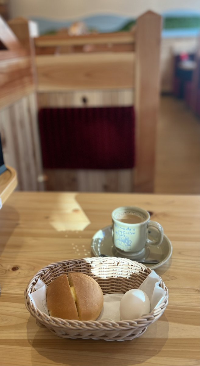 高松オルネで朝コメダ。あたたかいカフェオレが最高です)^o^(
＃高松オルネ
＃コメダ珈琲