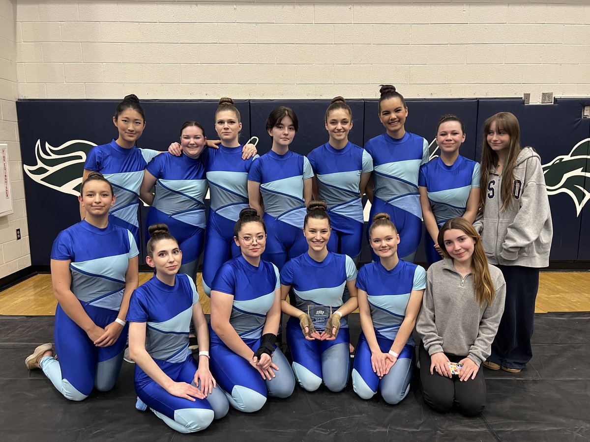 Congratulations to our McLean Winter Guard for placing 3rd place in their class at the AIA South County Competition! What a great start to their competitive season!
