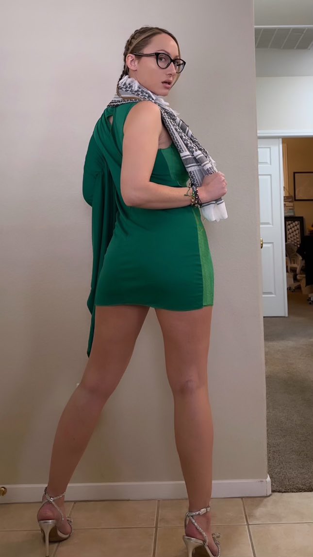 4 pic. 💚🤍🧡 So I’m super duper sad I won’t be making it to the AVN red carpet (again) but I was really excited for my outfit and wanted to share what I was going to wear anyway 🥰❤️Maybe next year! 💚🤍🧡 🇮🇪😘🙏🏻❤️ Éirinn go Brách! Saoirse don Phalaistín, le cheile le grá ar son na https://t.co/BBCzt4N6ew