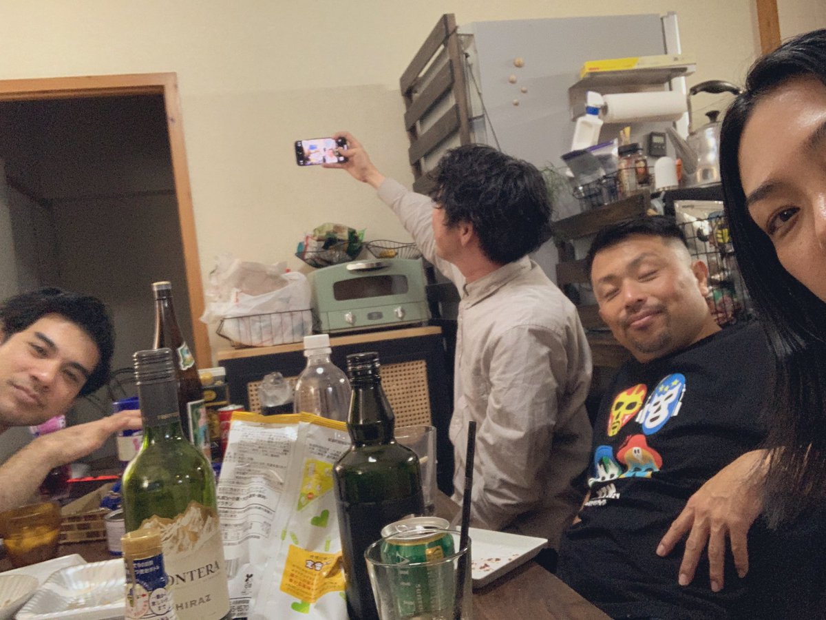 ikuko_nude's tweet photo. COSMIC i バンド会議✍️🧠🪐💫🪼
@Bass_Vo_Heelow
@HamaDrum
@hyone_vanew
#まあ8割飲みなんだけども🍺
#久々に夜中の4時前まで🤦♀️🔥
#来月も忙しい🪐💫🪼🔥
#お疲れした!🔥
#COSMICi
#コズミックアイ https://t.co/K0TJuZsOTz
