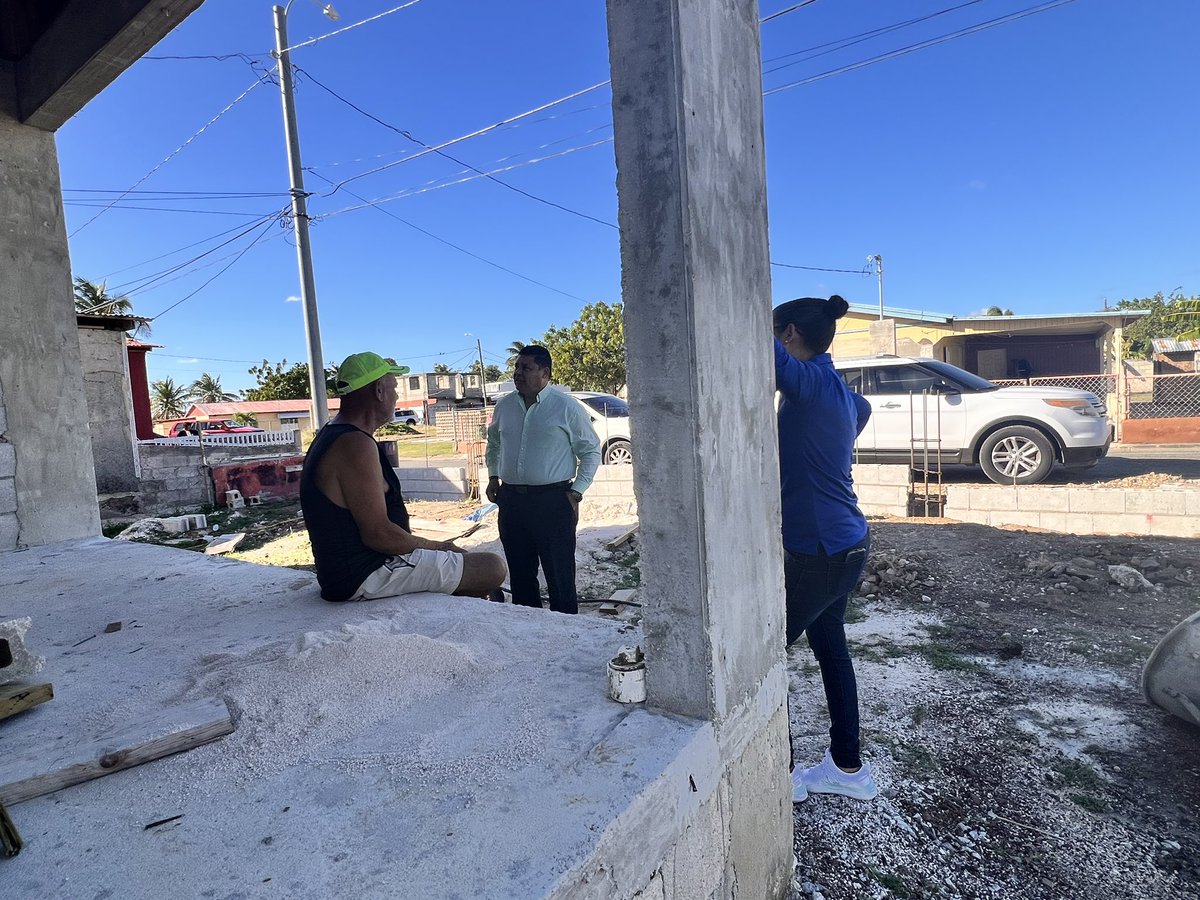 sanabriafernan's tweet photo. Ayer visité una familia en la comunidad #Mosquito en #Guayama. Estoy comprometido a que tengan un hogar digno y seguro, trabajando por las familias de nuestro #Distrito30. ¡Seguimos pa’lante! #Arroyo #Guayama #Salinas #SantaIsabel #Seriedad #Compromiso https://t.co/KJYuC4DgZ0