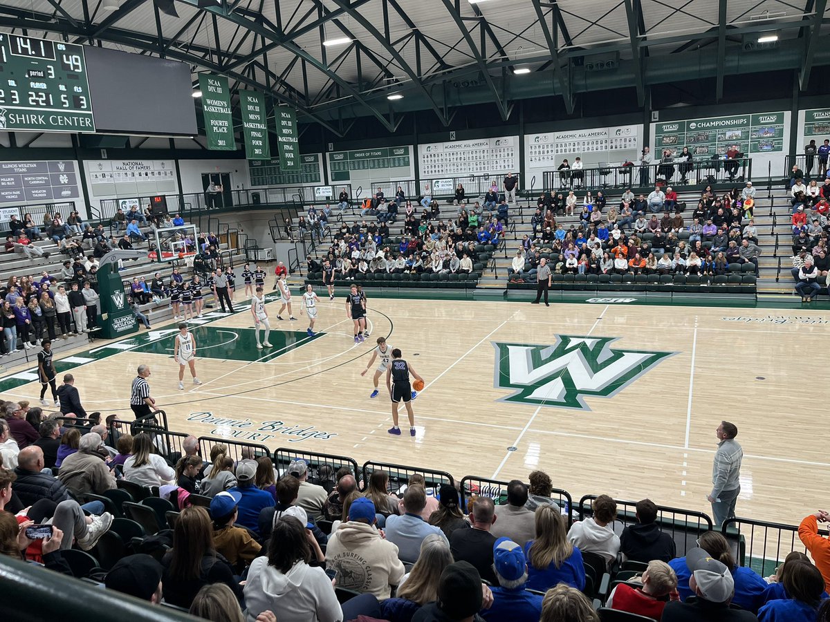 HOIConference's tweet image. Boys Championship at IWU
End of 3rd Quarter
#1 Tri Valley - 51
#2 @EPGTitanHoops - 49