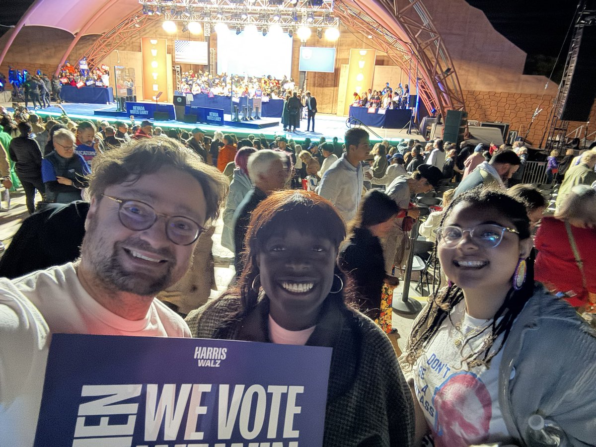 yannlepetit's tweet photo. @Bobb_neb @yaya_number1 Si pour toi prendre 2 semaines de vacances pour faire la campagne de Kamala Harris c’est être raciste. J’ai voté pour Marine parce que j’appréciais sa personne &amp; comment elle chantait. Ébony a été aussi incroyable. Pourtant je ne suis pas raciste et 90% des votants sont comme moi https://t.co/ZJMGMrfUUs