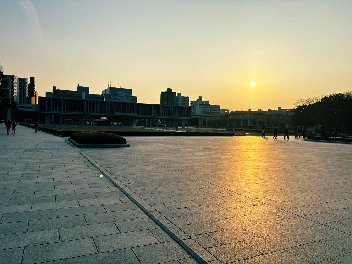 hy_hee's tweet photo. 平和記念公園 https://t.co/CoWNmnbfkN