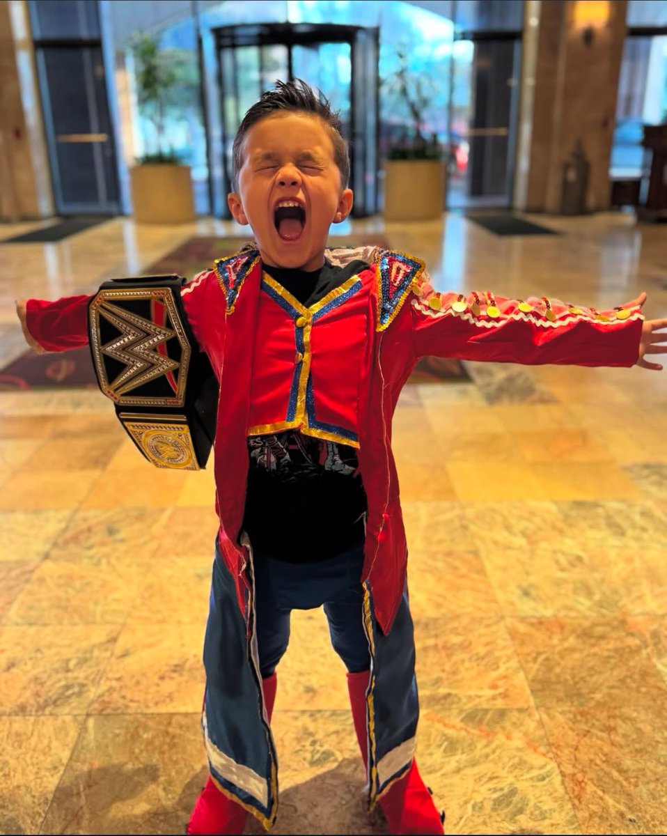 robert_ybarra1's tweet image. 💥 My nephew is Cody Rhodes’ BIGGEST fan, and he’s dressed just like him tonight for WWE in San Antonio! Cody inspires him every day, and he’s been counting down to this moment. 🐍⭐

@CodyRhodes @WWE #CodyRhodes #WWE #AmericanNightmare #SanAntonioWWE #BiggestFan #WWEUniverse