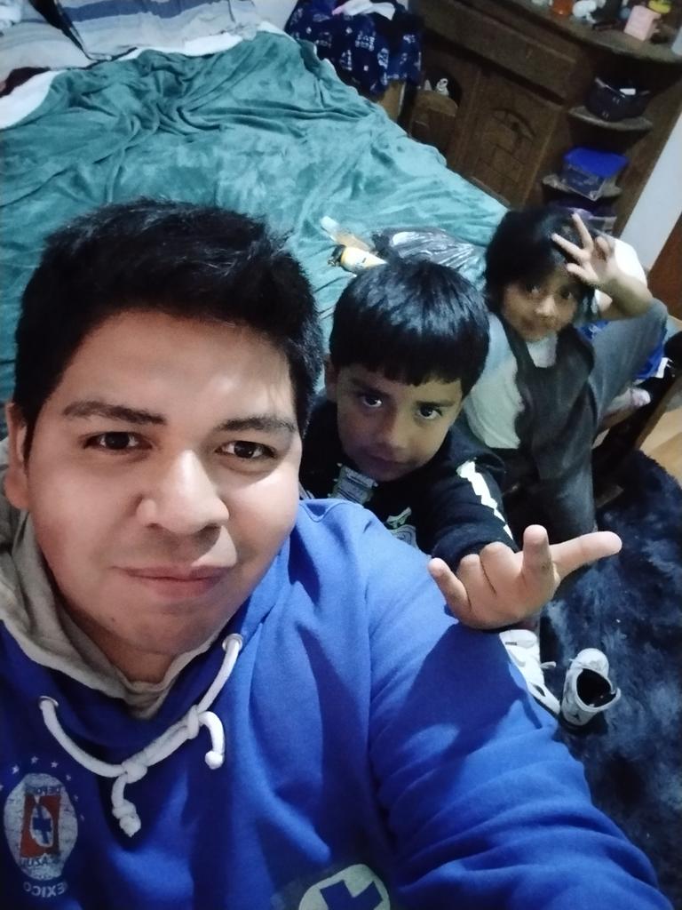 Apoyando a <a href="/CruzAzul/">CRUZ AZUL</a> este  #SabadoFutbolero