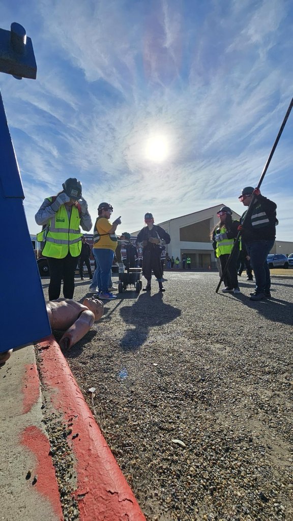 Rowe006's tweet photo. Huge congratulations to our students for earning their CERT certification! ππ l
Big thanks to McAllen Fire Chief Luna & CERT Instructor Rene Lopez Jr. for guiding our future emergency responders! ππ₯
#NikkiRowe #CERT #CommunityHeroes #EmergencyResponse @McAllenISDCTE https://t.co/hGSkU3Mcyl