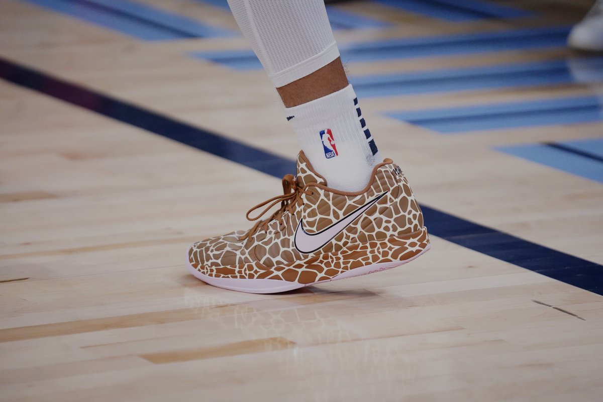 Devin_Walker2's tweet photo. yeah these the hardest ja 2 colorway 🔥 🦒 https://t.co/x5gylA1uWg
