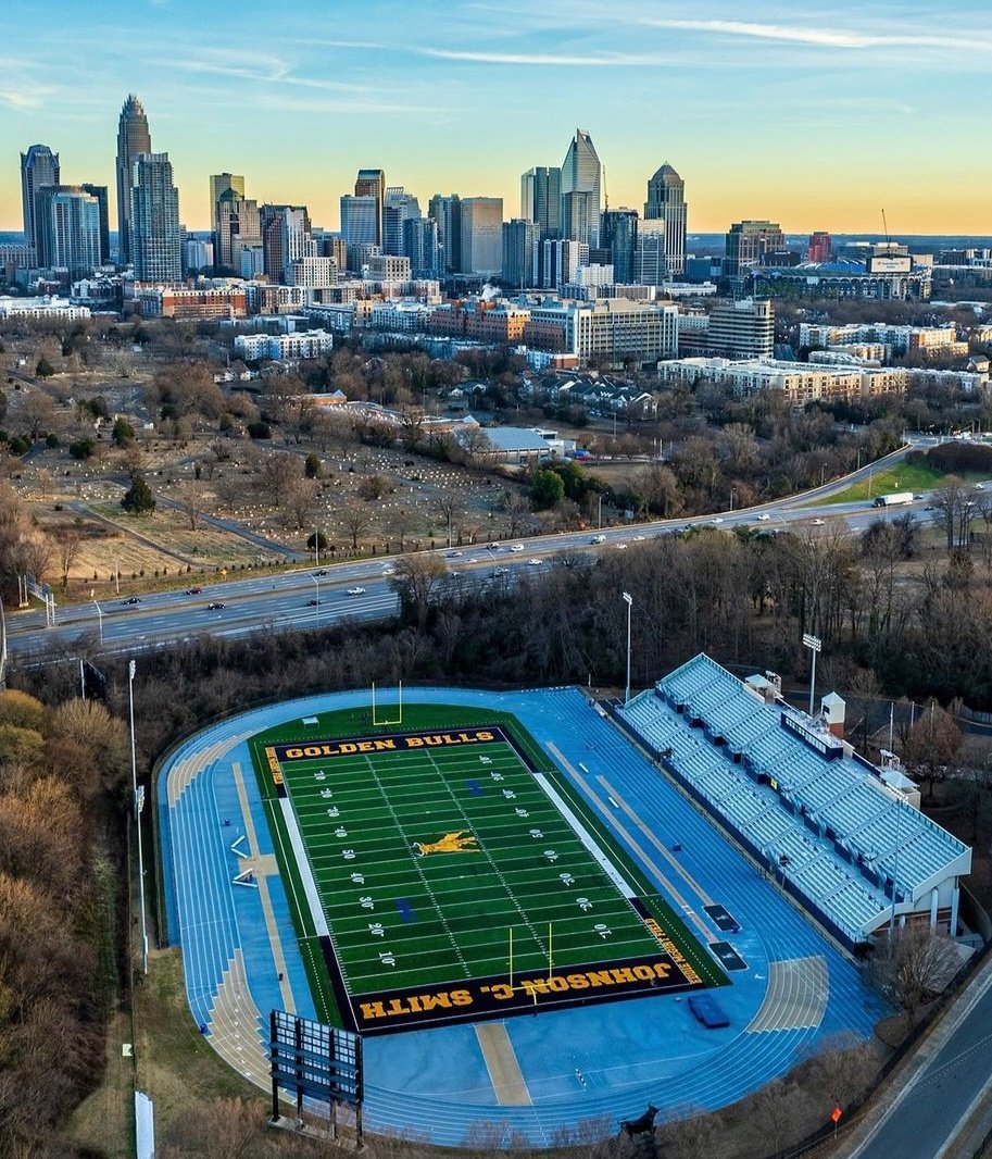 JCSUFootball's tweet photo. Great day for the GOLDEN BULLS! Amazing amount of talent on campus. We got better today. Class of 2025 Loading...
#EVERYTH1NGEVERYDAY https://t.co/vwqHZbb3Zk