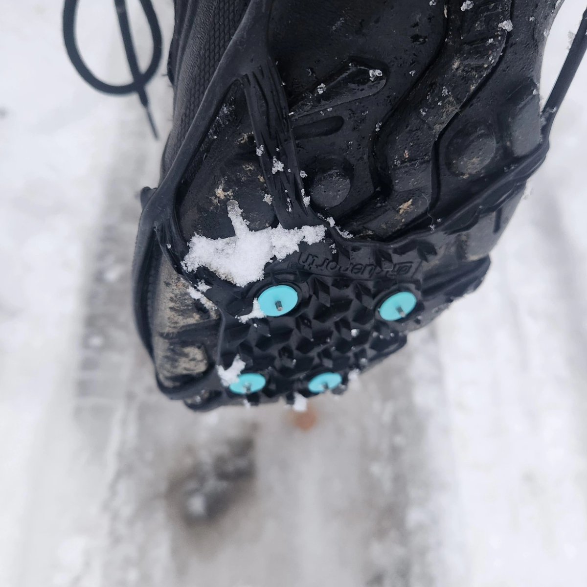 Friendsocf's tweet photo. The lane and parking lots are ice rinks! ⛸️🧊 Please be sure to walk carefully and wear your ice cleats if you have them!
#creamersfield #alaska #alaskawinter #icyparkinglot #ice #fairbanks https://t.co/ysF7dcJfBh