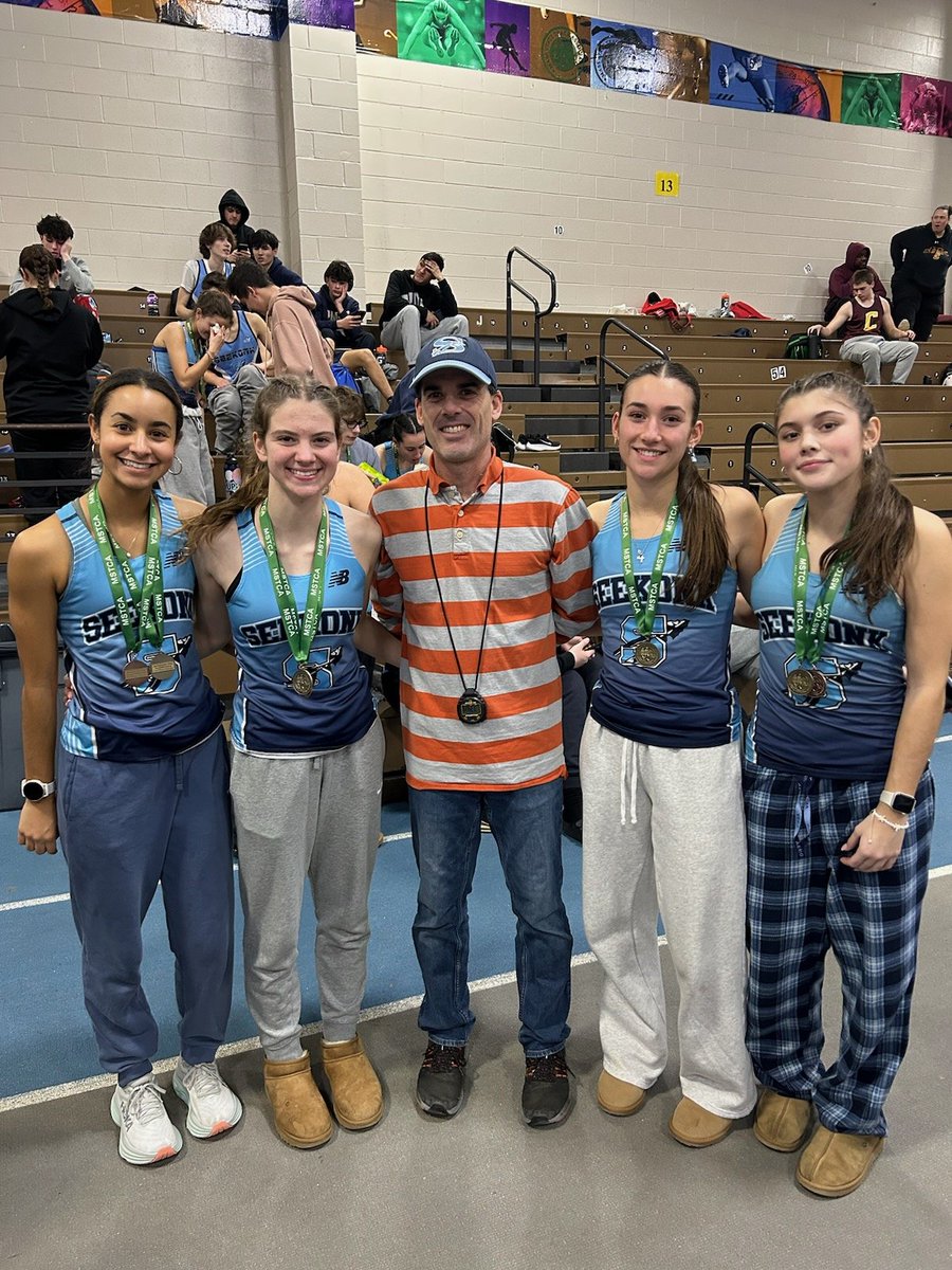 SeekonkHS's tweet photo. Girls took gold! State Champions in the 4 x 200! #SeekonkHS #WarriorPride https://t.co/RNAHEQdb7n