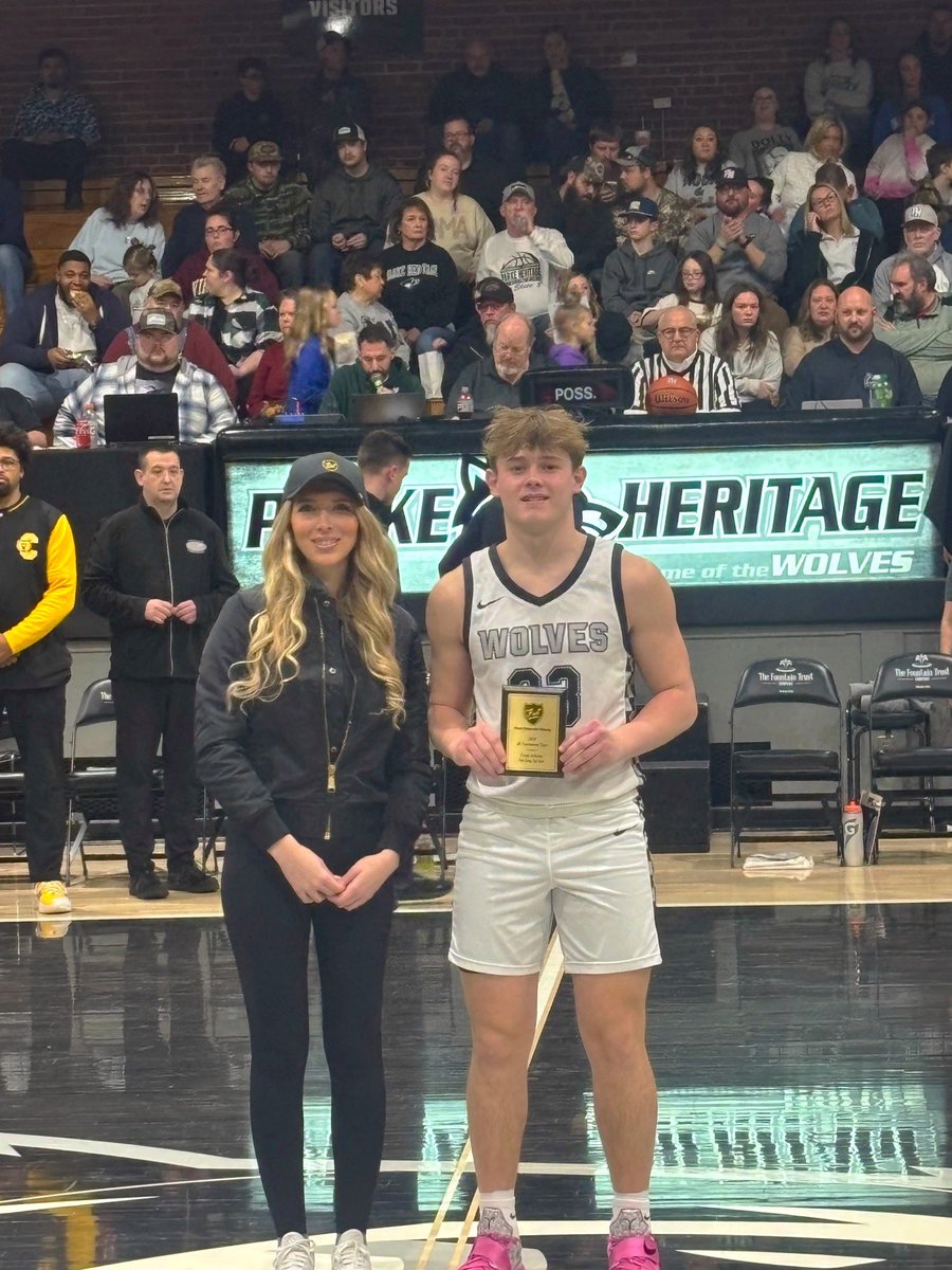 Enjoyed having the opportunity to present Parke Heritage Wolves Treigh Schelsky with his 2024 First Financial Classic All-Tournament Team plaque this evening. Congratulations Treigh on an outstanding performance during the Classic 🏀