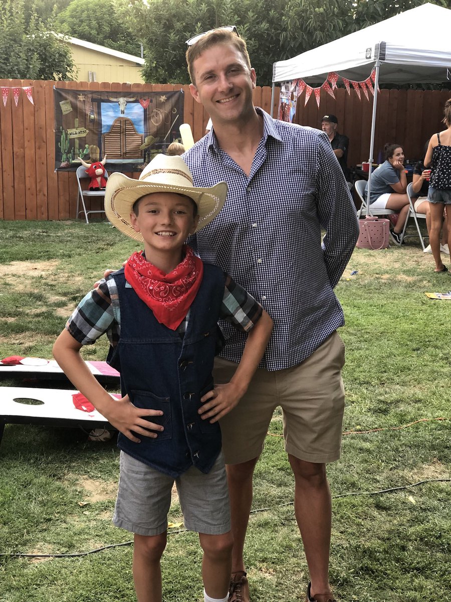 WoodyCliffords's tweet photo. Happy 40th Birthday to My Little Brother
Josh “Stiffy” Cliffords. Dude has been Traveling the 🌎 since he was 12 and has never looked back. Currently in Vietnam then Pakistan, then who knows 🤷‍♂️ Wild Man. The #BKTeam Misses you Uncle! https://t.co/A247wa5ID1