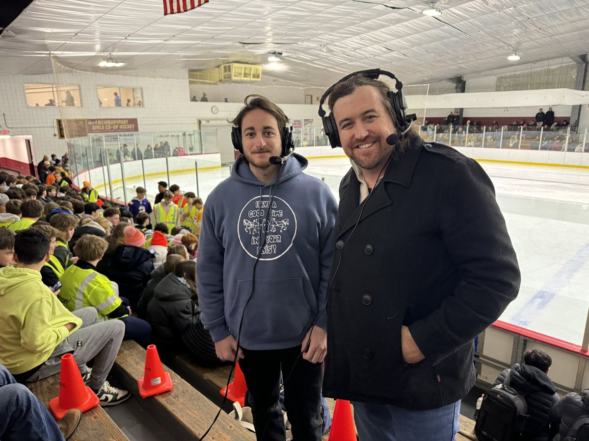 JoppaAfternoons's tweet photo. Rivalry night at the Graf! What a thrill to call this one with my cousin (and outstanding local hockey referee) Patrick Dunfey.

@Port_Athletics and @THSicehockey @Triton_Vikings @NBPT_Fans @Clippers_Hockey https://t.co/4kSZY7PqCF