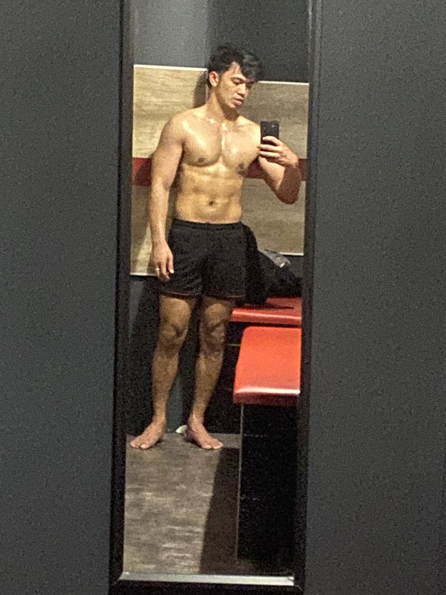 nard_bernard30's tweet photo. Tara boxing 🥊, Ikaw lang Ang susuntok 😆 https://t.co/j9XDL6i5HN