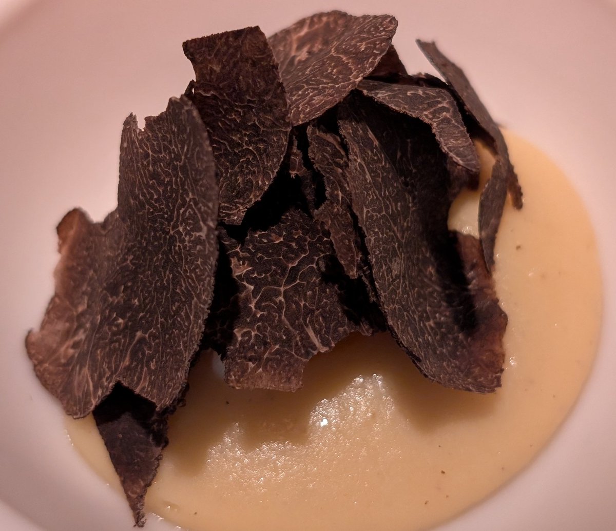 luisete's tweet image. Impresionante el menú Canariedad Máxima Plus en @gofiomadrid con @SafeCruz y su equipo. Lo que nos han hecho disfrutar, aunque @fpuenteonline y yo les decíamos que tienen que hacer un menú Plus Plus 😂 Hay que ir, muy recomendado. Servicio atento e impecable.