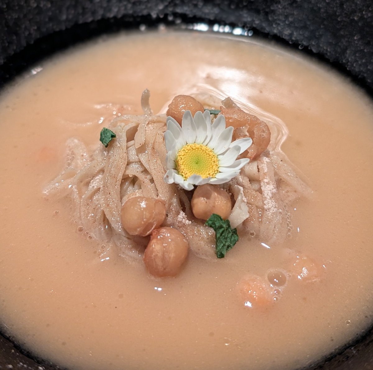 luisete's tweet image. Impresionante el menú Canariedad Máxima Plus en @gofiomadrid con @SafeCruz y su equipo. Lo que nos han hecho disfrutar, aunque @fpuenteonline y yo les decíamos que tienen que hacer un menú Plus Plus 😂 Hay que ir, muy recomendado. Servicio atento e impecable.