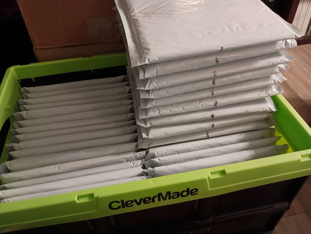 Between the Lines Zine ♥ tweet media