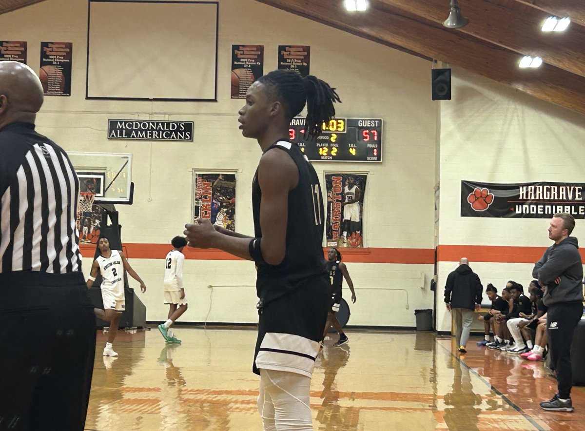 Relentless_Hoop's tweet photo. #RHMilitaryCircuit Game 12 Final:
@EPAbasketball 97
@WSCSPGBball 92

Winston-Salem chipped away after a slow start, the 2nd half was entertaining. Experience had an answer to each run with great games from Chris Bozeman and Jonah Brandon. Markelle Massenburg put up 36 for WSCS. https://t.co/WYV07amlOw