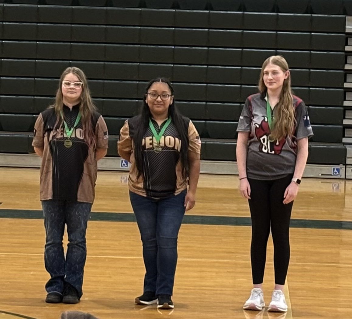 BearcatArchery's tweet photo. 3rd Place High School female at Gator 🐊  Bullseye 🎯 https://t.co/cdSFIA8bKC