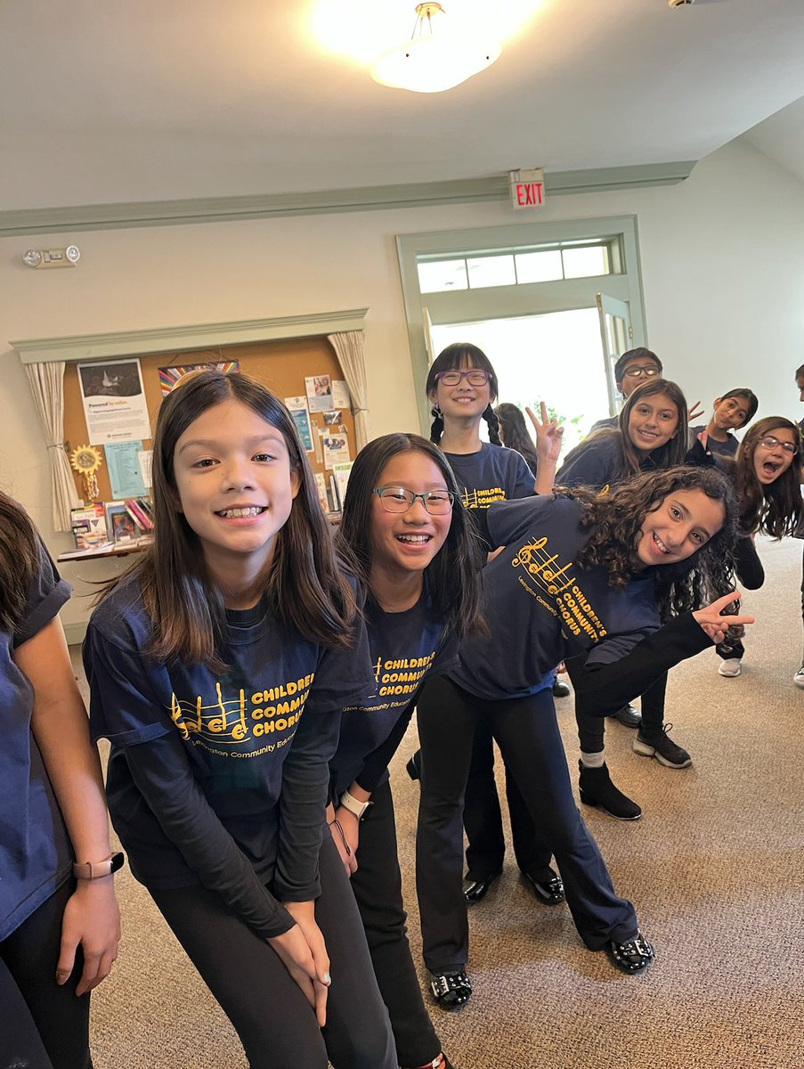CCCSingers's tweet image. So incredible proud of our CCC singers who performed a faaaabulous Winter Concert in front of family and friends! 👏👏👏
A huge thanks to @lexcommunityed for supporting CCC and making it possible for us to gather as a community a create music together! ❤️ @lexingtonsuper