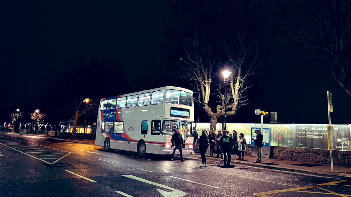 Coming home from #BurnsNight I chanced upon the celebrations for the final #46A #DublinBus at #DunLaoghaire. As a fan of <a href="/on_lothianbuses/">Lothian Buses</a> 💚 to see public transport aficionados.
