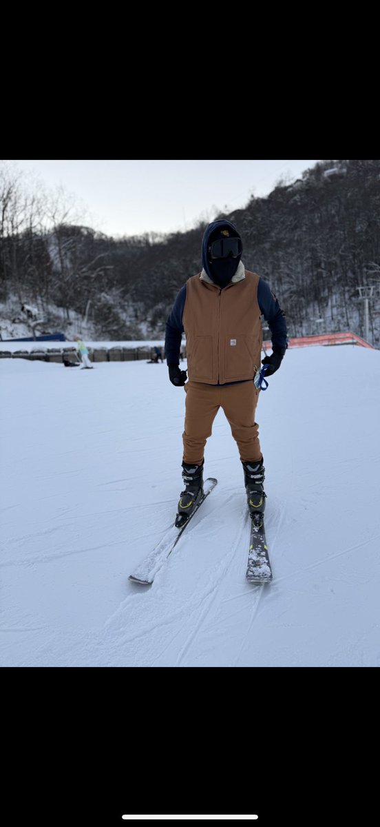 mon__world's tweet photo. ⛷️ ❄️ https://t.co/4EmqhNEfvC