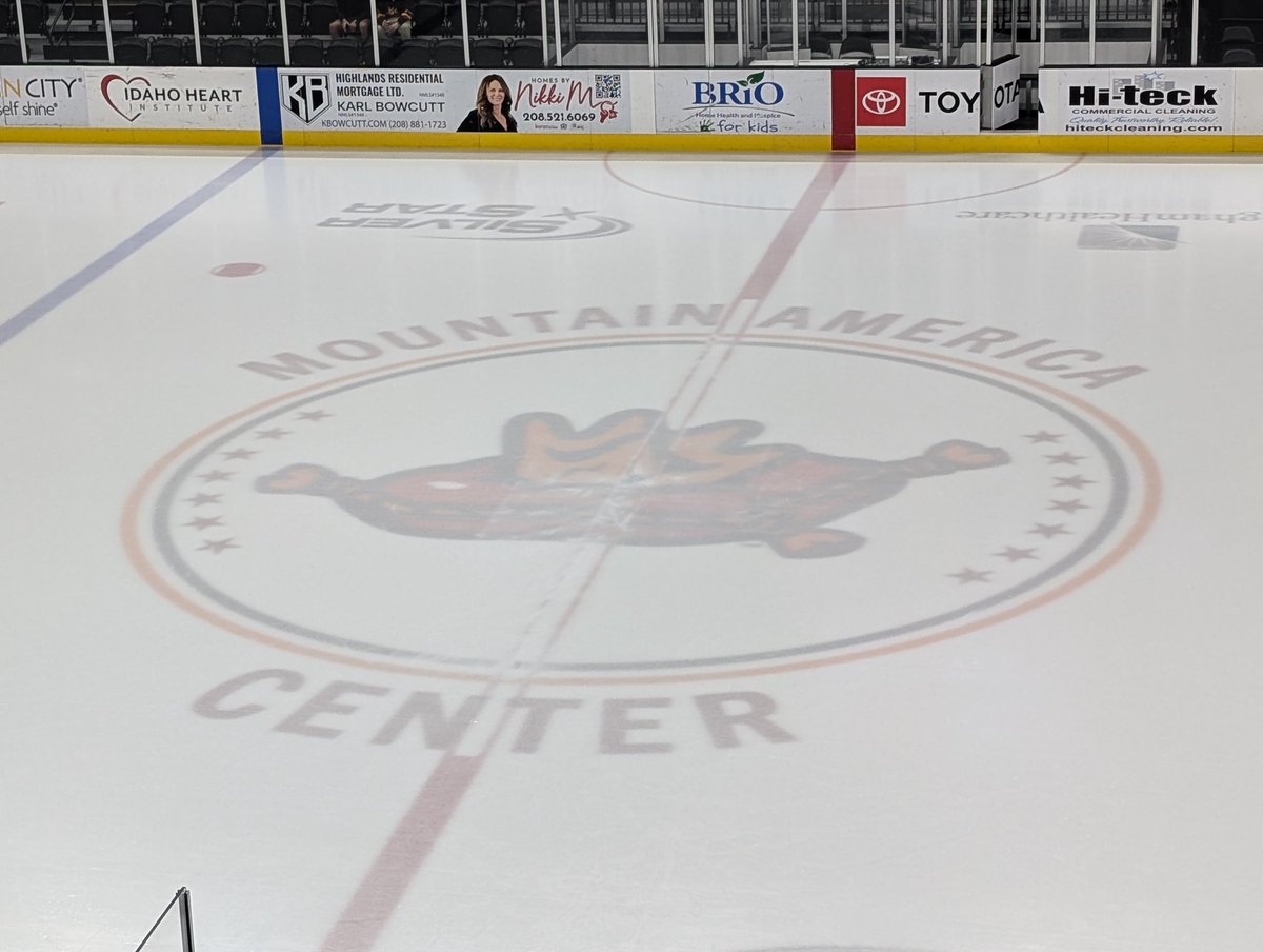 Spudkingtv's tweet photo. One hour until puck drop! https://t.co/GKNE8o79KB