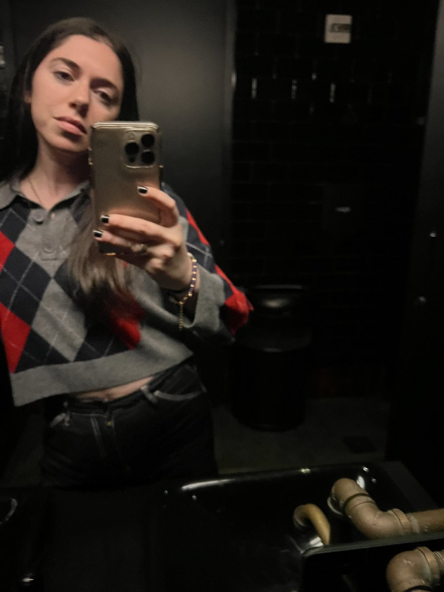 RAnSacks's tweet photo. i am a:

○ marketoor
○ reply gal
○ founder
○ storyteller
● serial yapper whose special interest is people and interacting with people thru the interwebs. https://t.co/OE2bvfHaNt