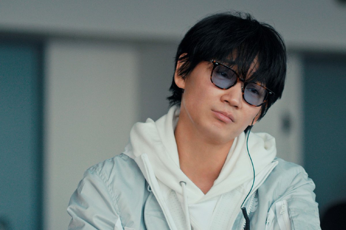 ◢◤ 𝐇𝐚𝐩𝐩𝐲 𝐁𝐢𝐫𝐭𝐡𝐝𝐚𝐲🎈 本日1/26は #綾野剛 さんの誕生日