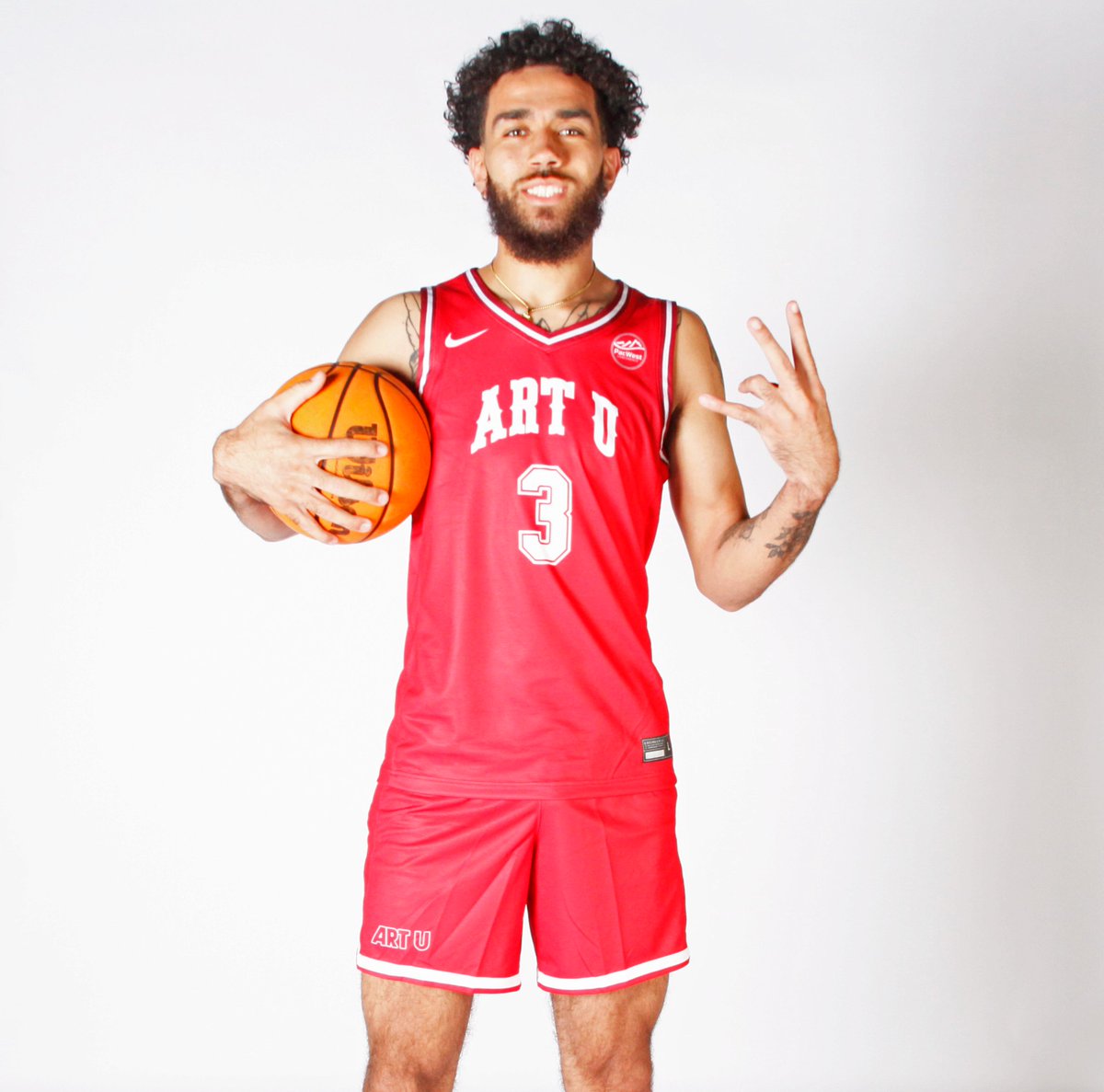 ARTU_Knights's tweet photo. MBB: VICTORY‼️@ARTUMBB get it done in overtime to take the #PacWestMBB 91-89 win as six #UrbanKnights score in the double-digits. Munson 20 pts (5-7 3PT), Vickers 15 pts, Payne 15 pts, Metcalf 14 pts, 10 rebs, 4 stls, 3 blks, Williams 14 pts. #ArtSchool https://t.co/3eUTc5eXfj