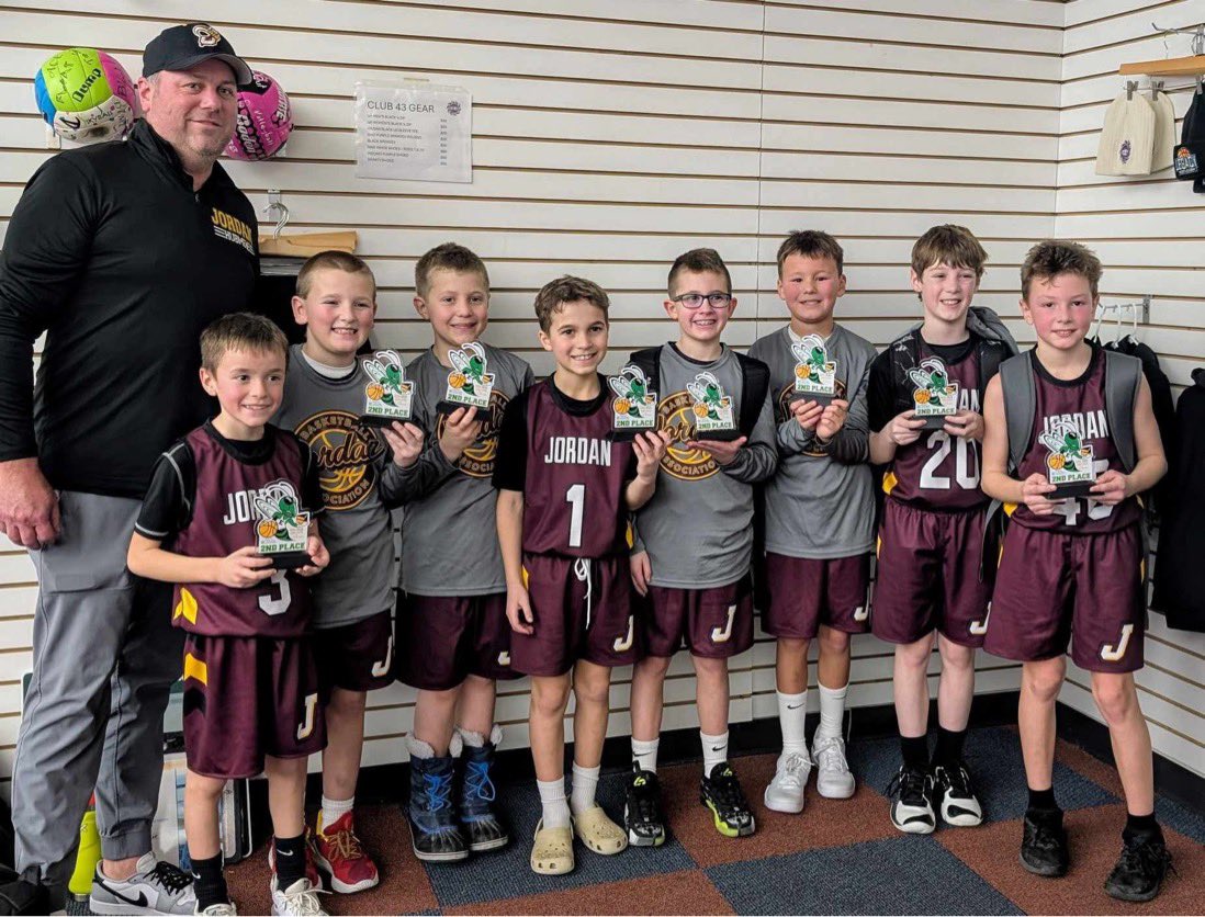 Congrats to the 3rd Grade Boys Maroon team on finishing second at the Edina Cake Eater Classic! 🏀 Go Hubmen!