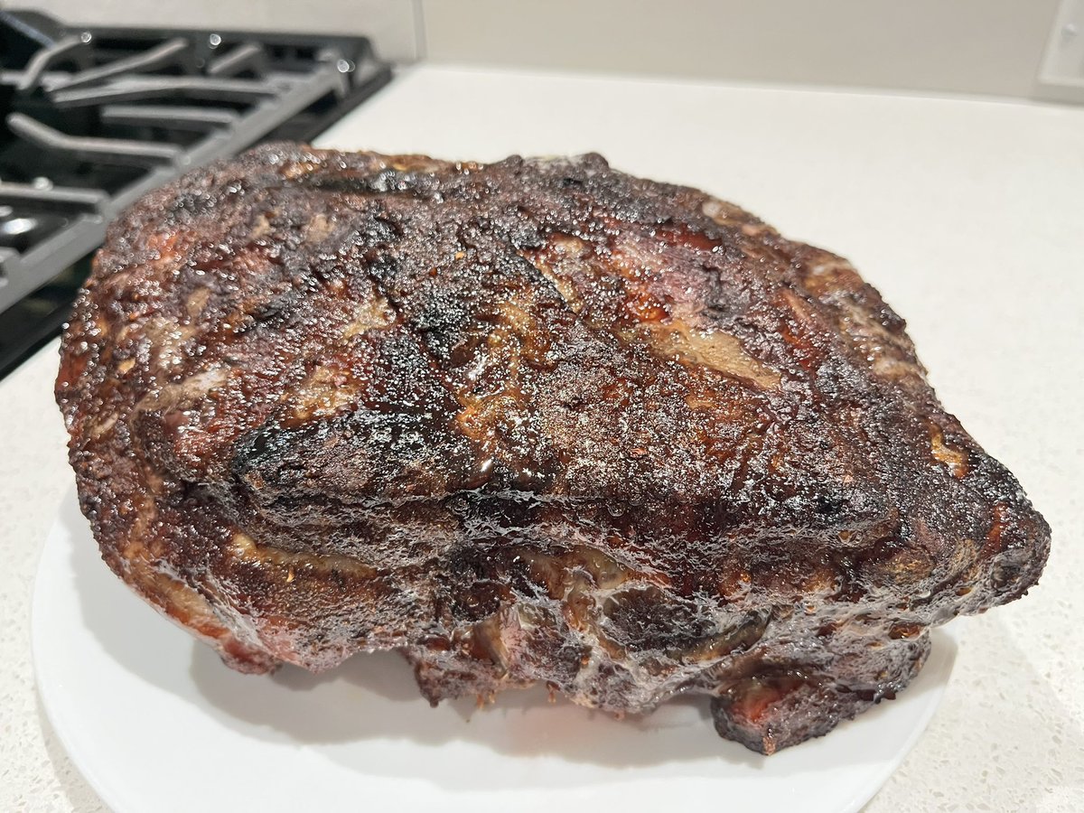 ScottMillerShow's tweet image. 6.5 pound bone in #pork shoulder. Dry rubbed and cooked low/slow/covered in the oven at 190 degrees for 11+ hours.