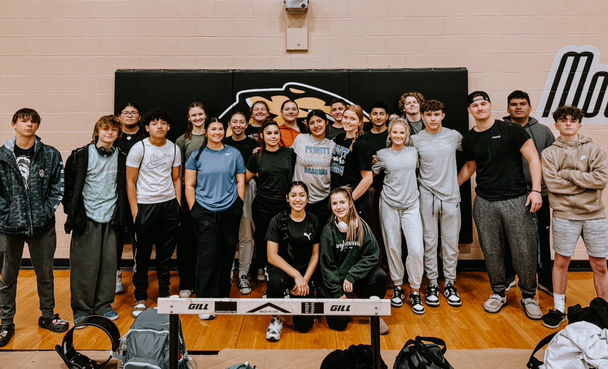 9for9PL's tweet photo. In singlets and, for many, their first powerlifting meet ever, 
Pewitt 9for9 Powerlifting brought home 14 placings and had 8 LIFTERS GO 9 FOR 9! Beating teams like Daingerfield, Pittsburg, and Pleasant Grove, our boys also tied for the Top 3 team! https://t.co/rMK8GpNXxy