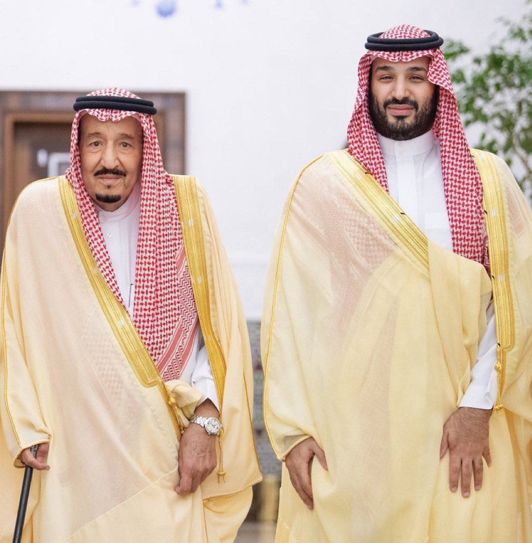 بتوجيهات الملك وسمو ولي العهد حفظهما الله 🚨: 

ساعات وينطلق الجسر البري الإغاثي الثاني إلى #سوريا ، لنقل آلاف الأطنان من المساعدات الإغاثية إلى الأشقاء السوريين.