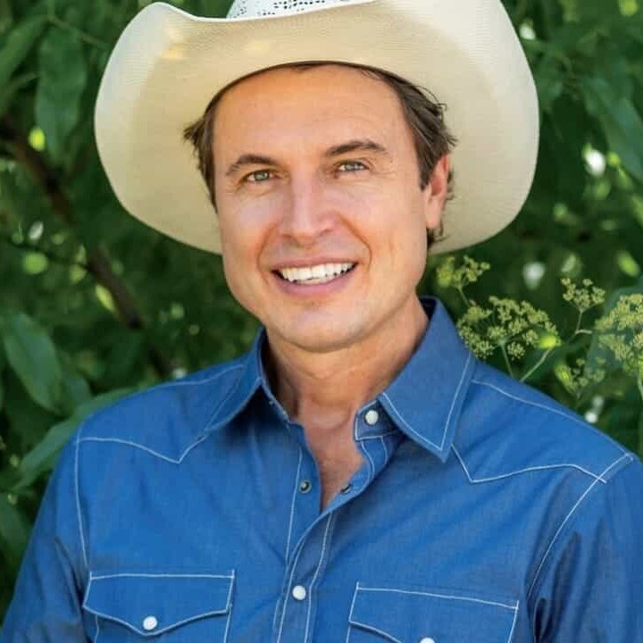 pietrogiliberti's tweet image. Questo è il fratello dell'amichetto nazista di @GiorgiaMeloni, che è stato ricevuto a palazzo Chigi, accompagnato da un tizio indagato per corruzione.
#amichettismo #Musk #stroppa #meloni #bocelli