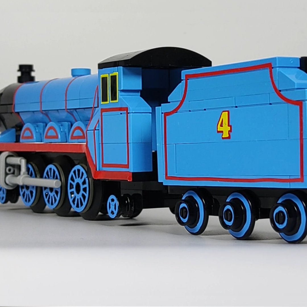 LarrysLego's tweet photo. My 4-wide LEGO model of Gordon is finally here! :D #legothomas 

Video of how I made him:
https://t.co/6fy639nwR9 https://t.co/9qCkIMLDo2