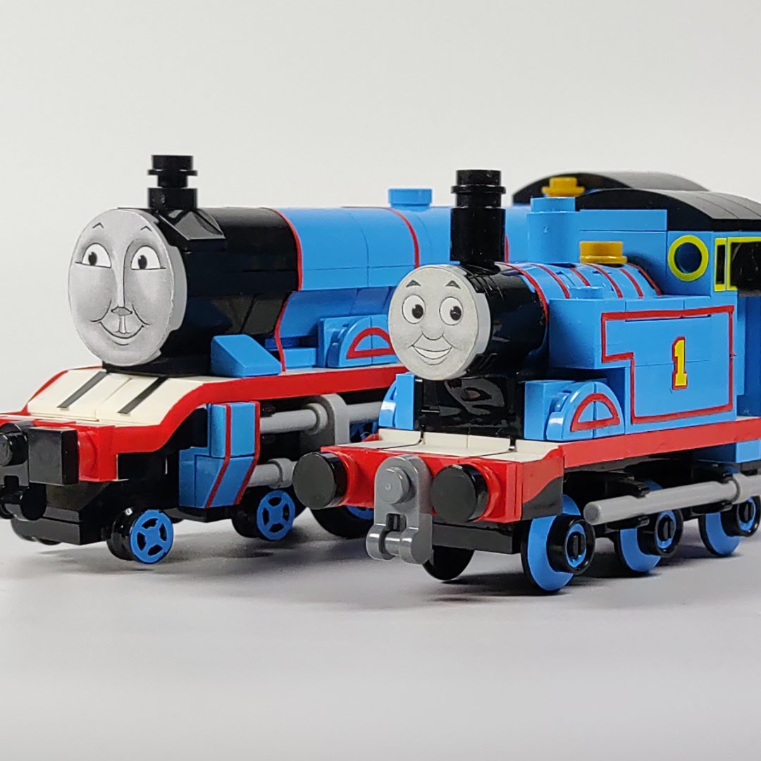 LarrysLego's tweet photo. My 4-wide LEGO model of Gordon is finally here! :D #legothomas 

Video of how I made him:
https://t.co/6fy639nwR9 https://t.co/9qCkIMLDo2