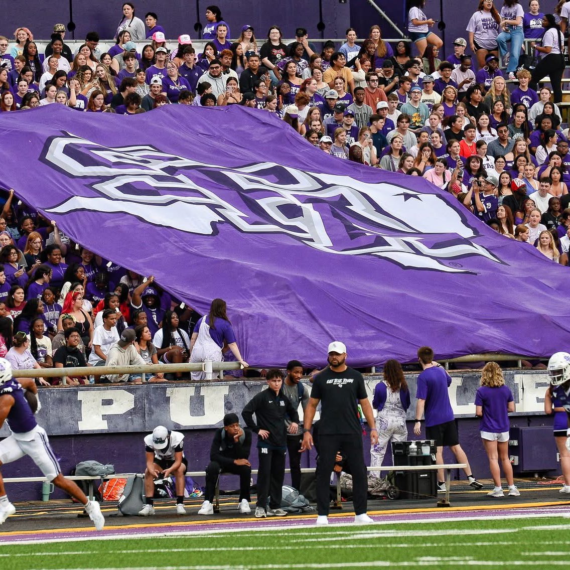 CJ_JRQ10's tweet photo. So blessed! Stephen F. Austin offered! @CoachC_rowland #AGTG #Grind #Lumberjackfootball 🪓🌲 https://t.co/p9MQYdmfD4