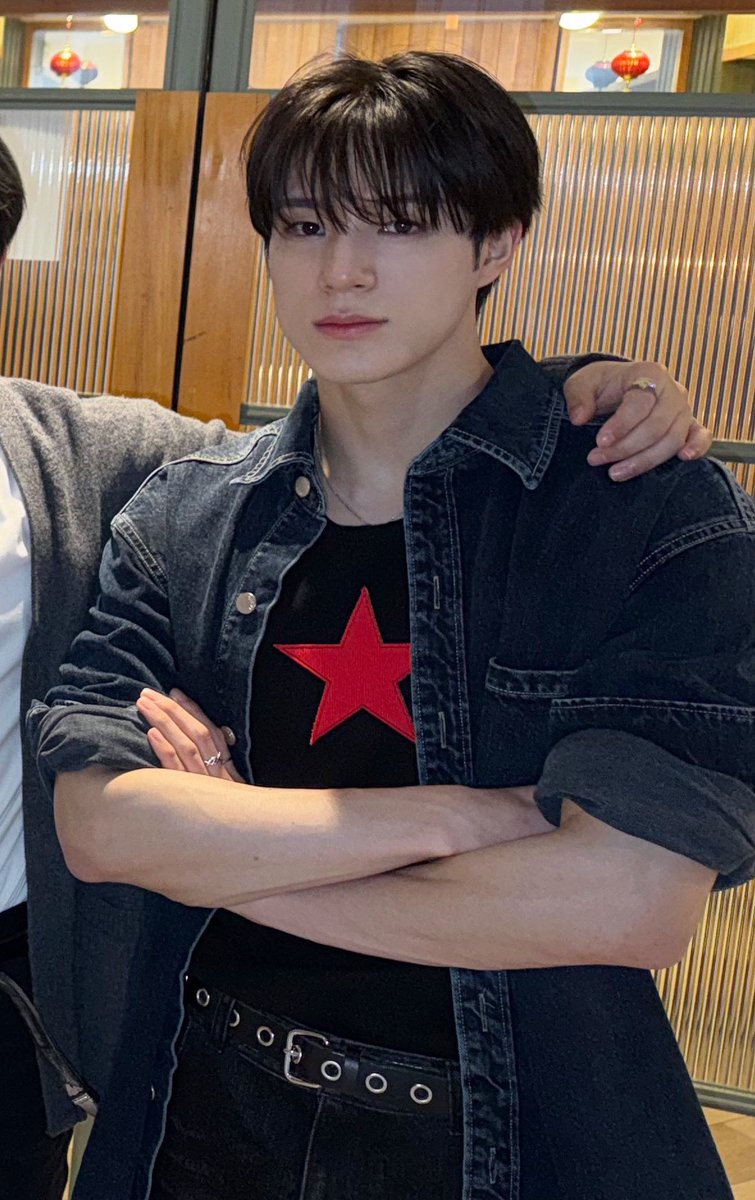 jeno 🖤
