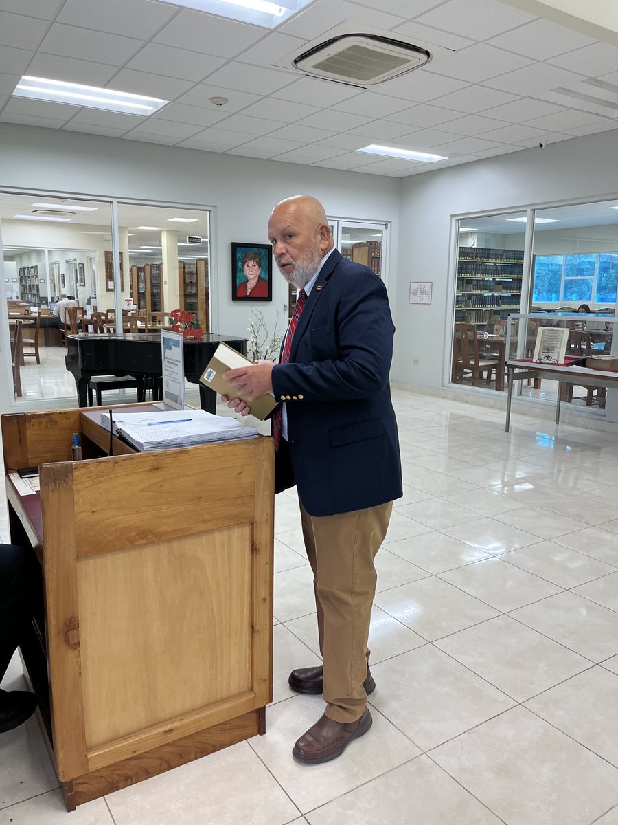 _licftorres's tweet photo. En la biblioteca de la Escuela de Derecho de la PUCPR  - que es parte de mi vida ⚖️📚 https://t.co/grzSeHuJGU