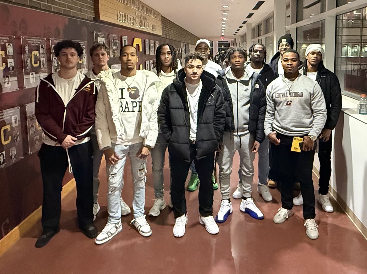 Christian D. Dukes (@coachdukes_) on Twitter photo Coldest | In | America 🌬️ in the building supporting <a href="/CMUMensBBall/">CMU Men's Basketball</a> <a href="/CMUAthletics/">CMU Athletics</a>
<a href="/kalencarroll3/">Kalen Carroll</a> <a href="/8_bigslime/">Aakeem snell</a> Coldest | In | America 🌬️ in the building supporting <a href="/CMUMensBBall/">CMU Men's Basketball</a> <a href="/CMUAthletics/">CMU Athletics</a>
<a href="/kalencarroll3/">Kalen Carroll</a> <a href="/8_bigslime/">Aakeem snell</a>
