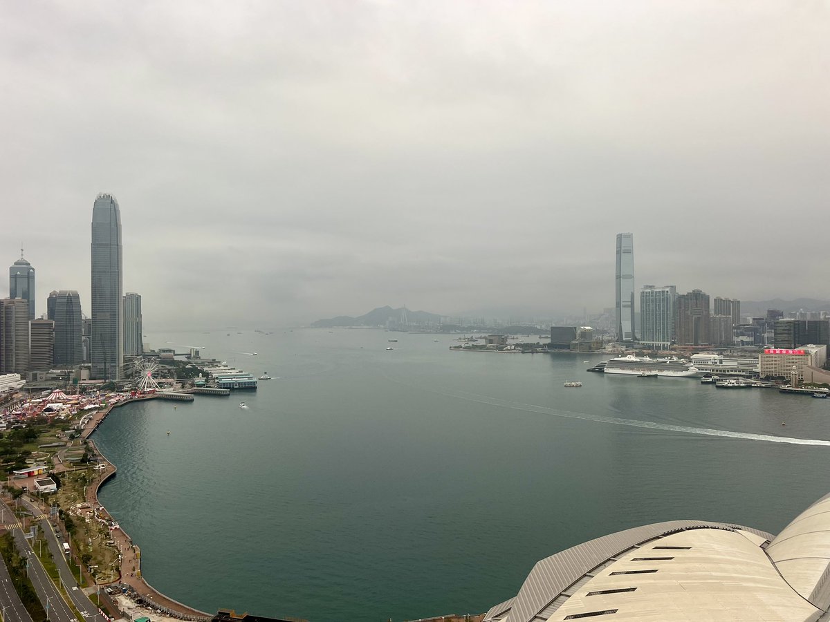 FormerlyWTC's tweet photo. A panorama of this morning’s 41st floor #ViewFromTheRoom on a very meh weather morning…
Disappointed in this morning’s weather but it was a great run the last few days. https://t.co/ShEBICWLst