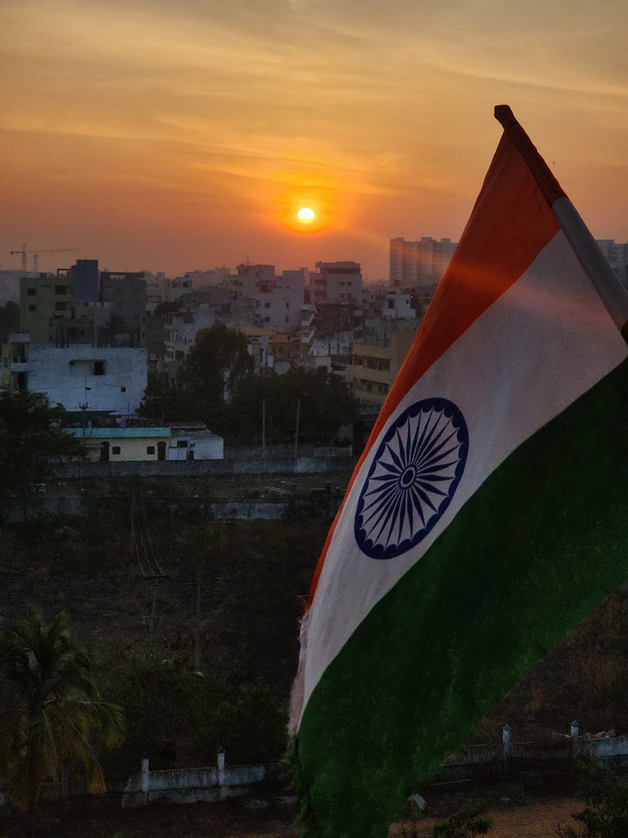 sammyblues's tweet photo. The beautiful lady shines like a diamond at 75. Happy Republic Day everyone. https://t.co/1zeZrSbTaW