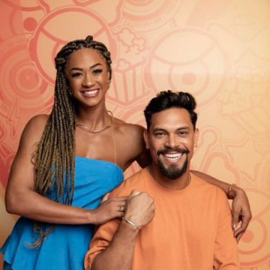 rievhh's tweet photo. todos concordam que quem cair no paredão contra eles vai vazar né? sinto muito… #bbb25 https://t.co/SxNNi0jfeR