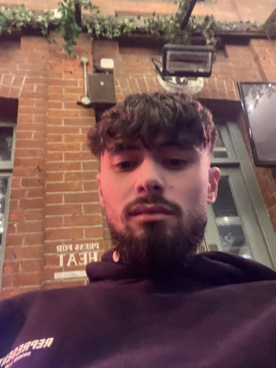 Masterwilliam8_'s tweet photo. Out drinking with the boys! Who’s ready to serve your master right https://t.co/KxALtxtTXo