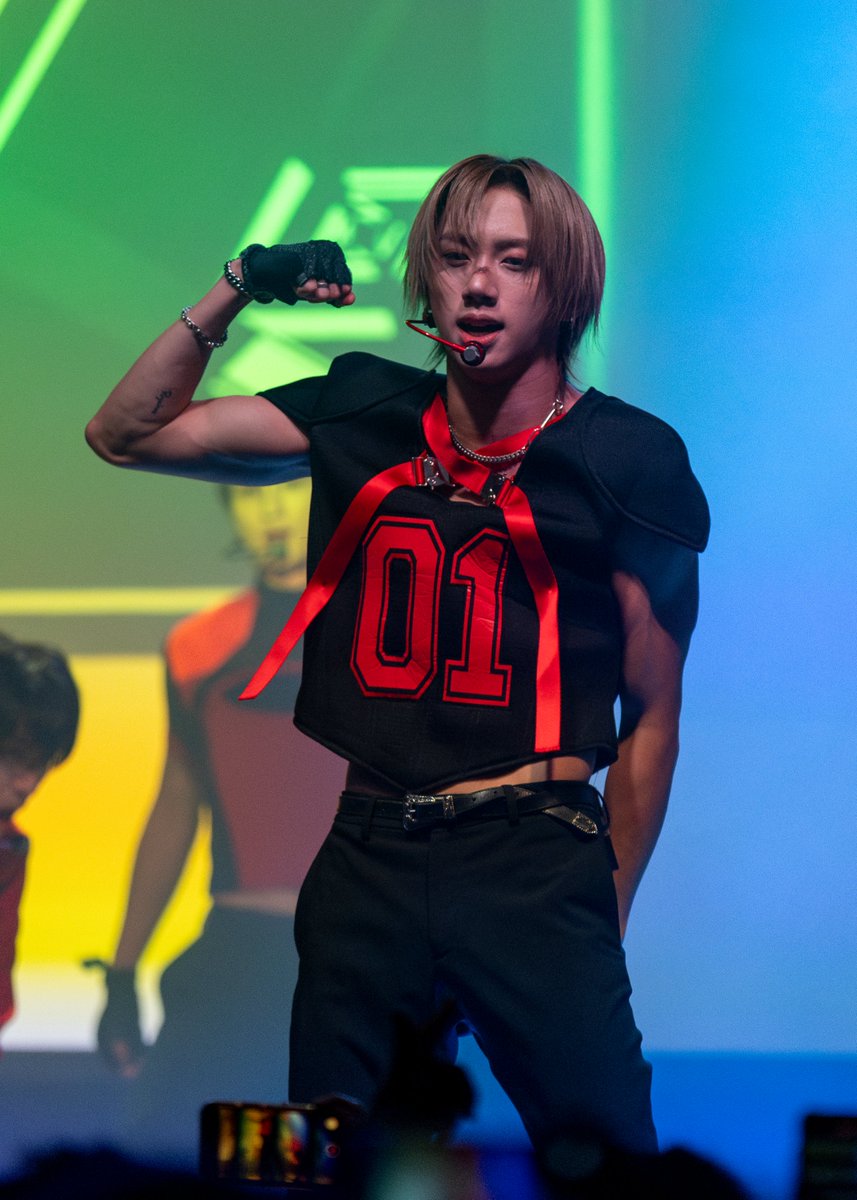 JLM_media's tweet photo. DKB WORLD TOUR: DARK STRANGE
📍Dallas, TX | 10.15.24
pt. 2-3 | shot for @kpopwise
#다크비 #DKB #DARK_STRANGE #2024DKBWORLDTOUR #DARK_STRANGE_in_AMERICA
#DKBinDALLAS
#해리준 #HARRY_JUNE
#유쿠 #YUKU
@DKB_BRAVE @kpopshowkase https://t.co/ukesg8v8o7